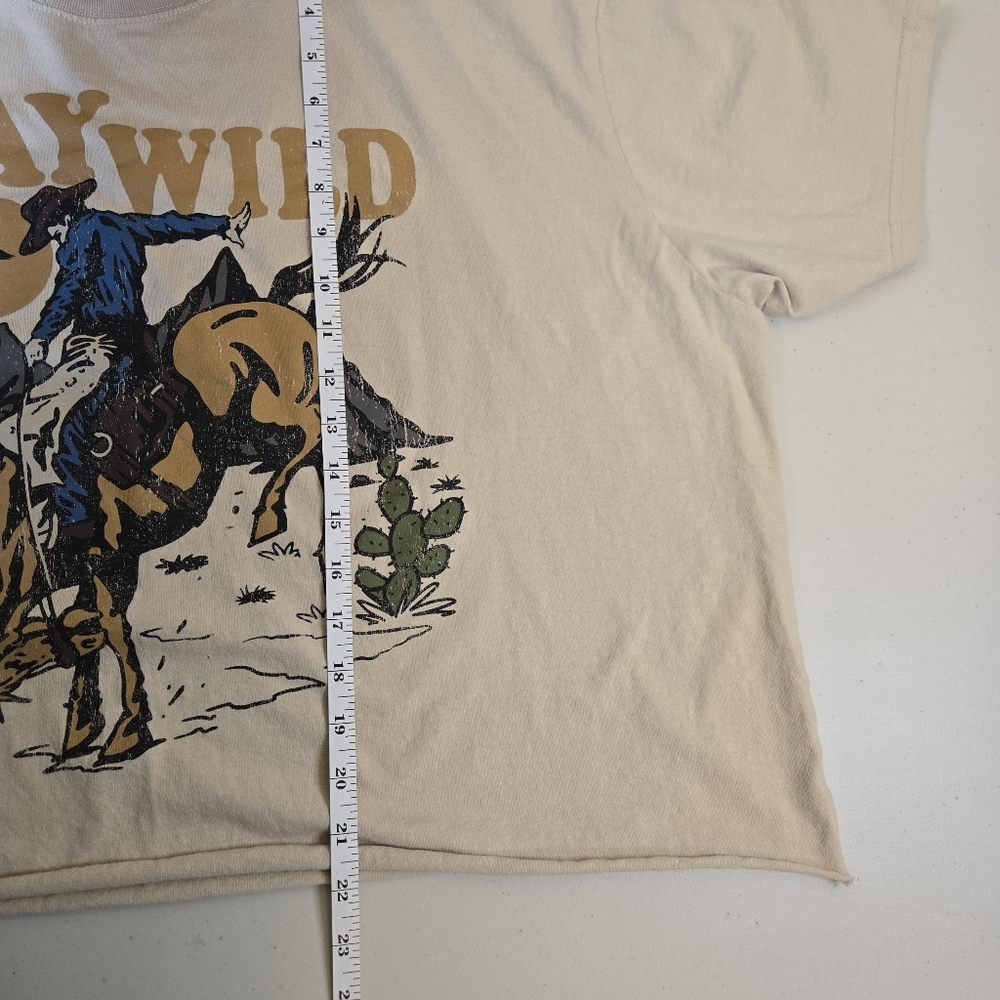 2 Graphic Tees Western Hello Kitty 2X - Picture 15 of 15
